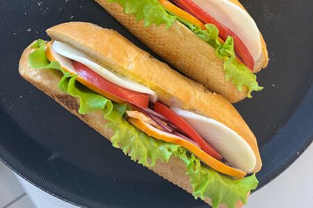 Сэндвич с курицей копченой