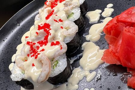 Сливочный ролл с креветкой