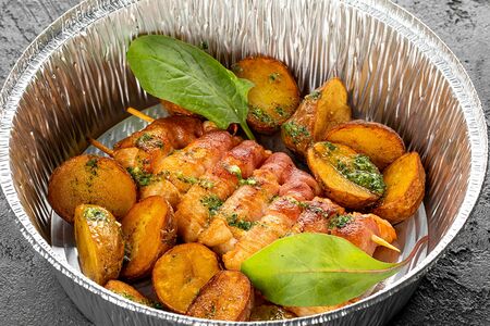 Шашлычок креветка в беконе