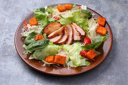 Салат Цезарь с куриным филе