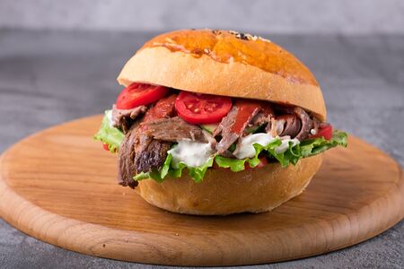 Донер-бургер с курицей