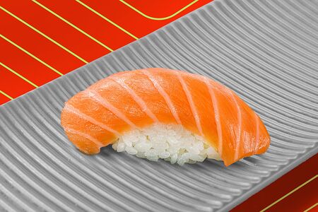 Суши с лососем