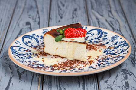 Чизкейк Сан-Себастьян с ванильным кремом