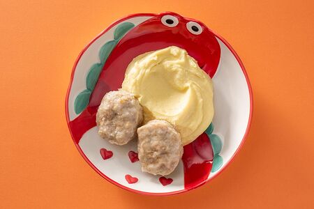 Куриные котлетки на пару с картофельным пюре