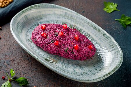 Пхали из свёклы с орехами