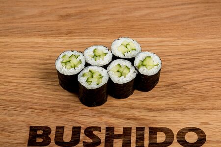 Маки с огурцом