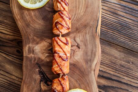 Шашлычок из лосося на шпажках