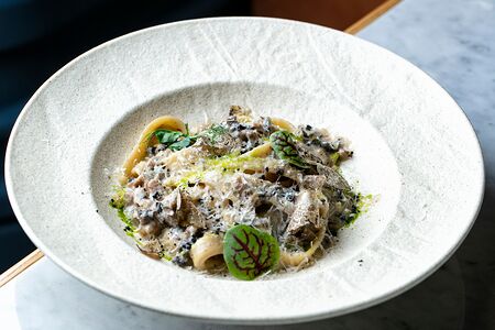 Тальятелле с белыми грибами со свежим трюфелем
