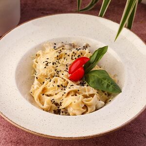  Феттуччине с индейкой и грибами