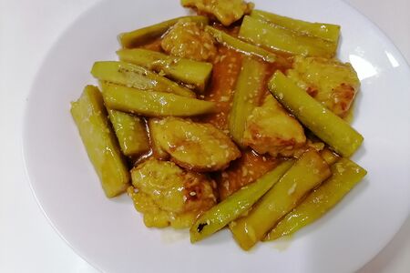 Свинина в кляре с баклажанами