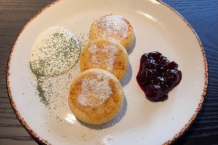 Сырники с воздушным дипом и фружелиной