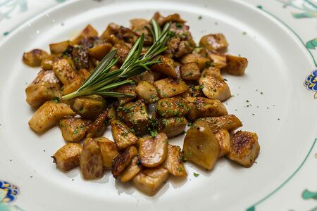 Обжаренные белые грибы