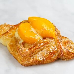 Даниш с персиком