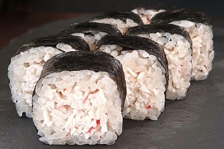 Мини-ролл со снежным крабом