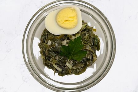 Морская капуста с яйцом