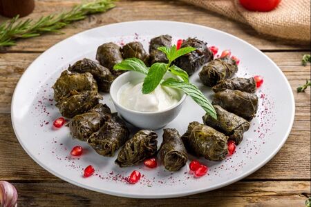 Долма с винoградными листьями