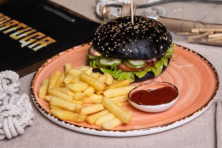 Бургер с рваной говядиной