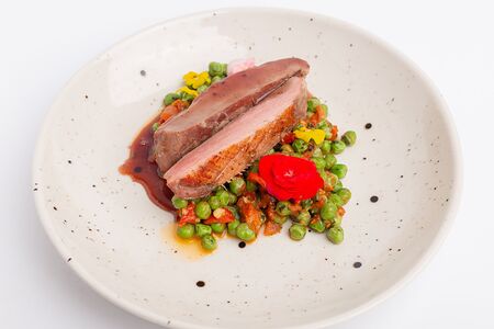 Утиное филе с зелёным горошком