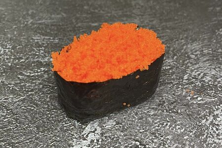 Гункан с икрой