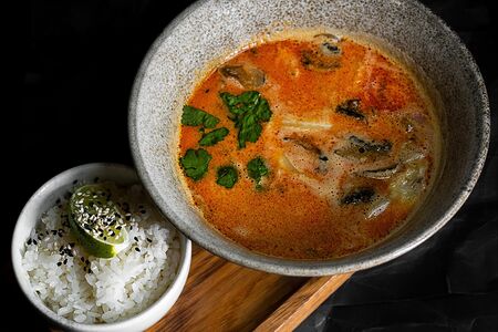 Том ям с креветками