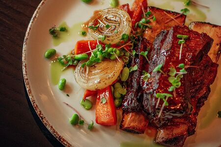 Говяжье ребро с соусом Демиглас