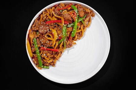 Домашняя лапша с ягненком и овощами