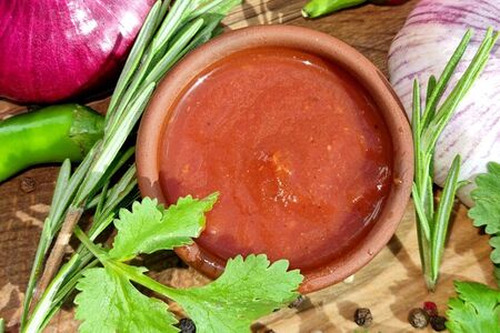 Ткемали красный