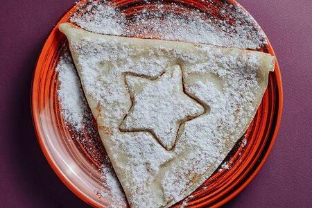 Блин с маслом и сахаром