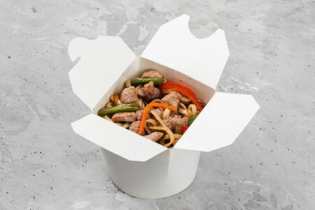 Удон со свининой