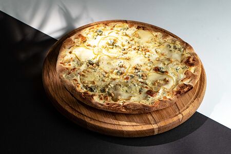 Пицца Груша-Горгонзола 