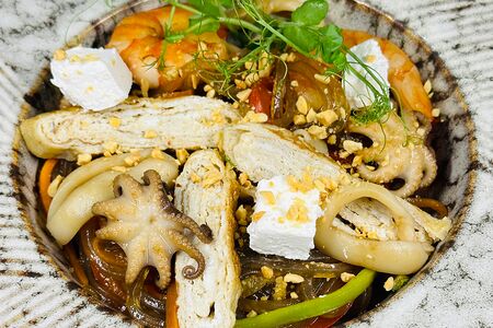 Пад тай с морепродуктами