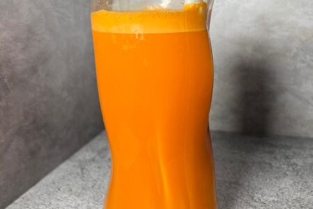 Морковный свежевыжатый сок
