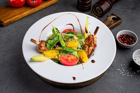 Салат с цыпленком и авокадо