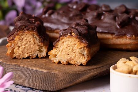 Эклер Сникерс