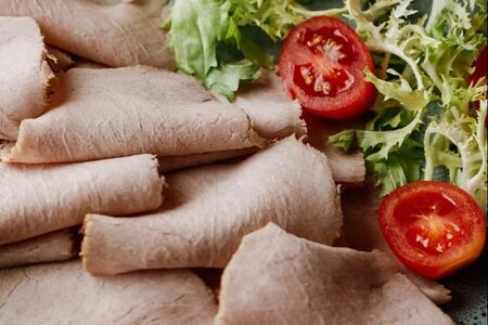 Буженина с соусом вителло тоннато