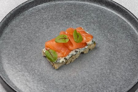 Тапас с лососем