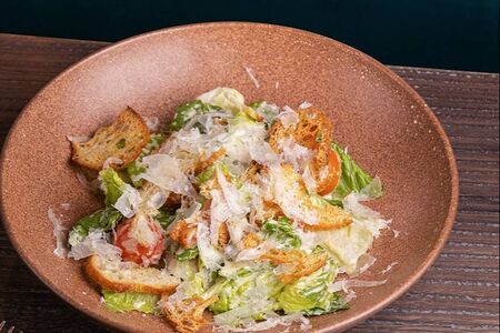 Цезарь с цыпленком на углях