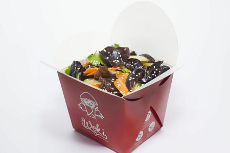 Салат с древесными грибами