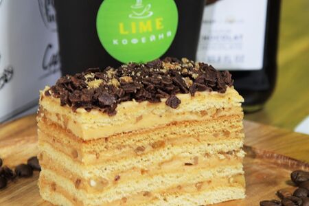 Медовик с крустиланом