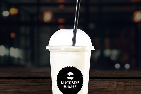 Бананово-кокосовый молочный коктейль