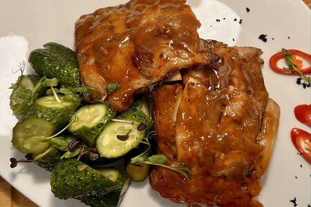 Свиные рёбрышки с битыми огурцами