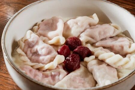 Вареники с творогом и вишней