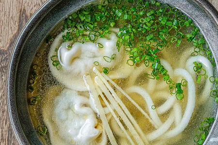 Куриный с пельменями и лапшой