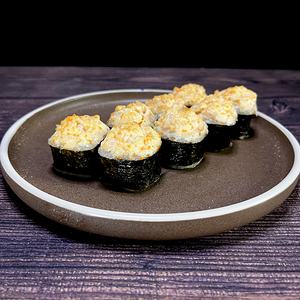 Теплый ролл запеченный лосось