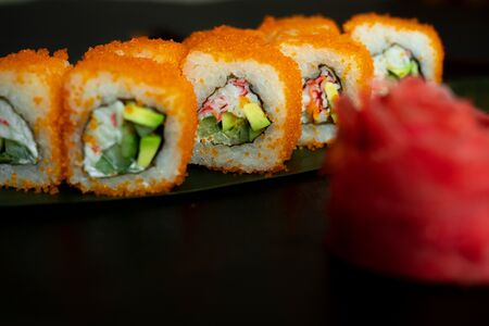 Ролл Калифорния с крабом