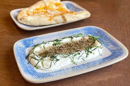 Лабне с листьями перца