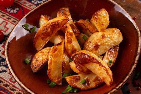 Картофельные дольки запеченные