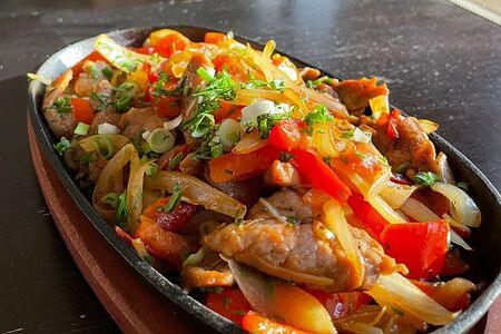 Сковородочка со свининой по-деревенски