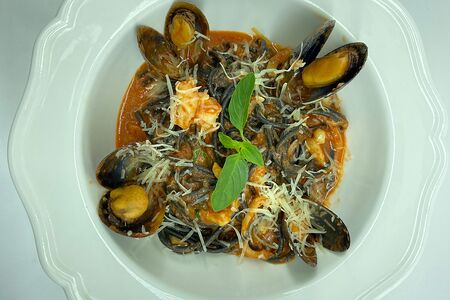 Нери с морепродуктами