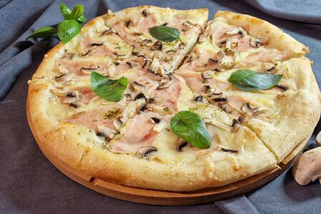 Пицца Ветчина-грибы 